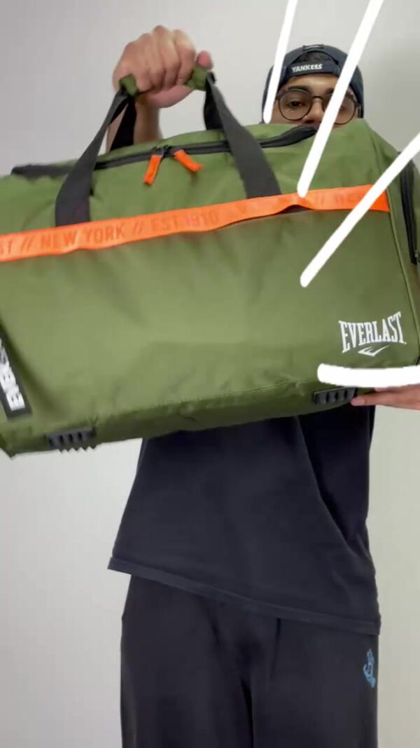 D_NQ_NP_674918-MLA90824547278_082025-F.jpg Bolso Deportivo Everlast Grande Con Botinero + Llavero Viaje Color Negro 18540 Lisa