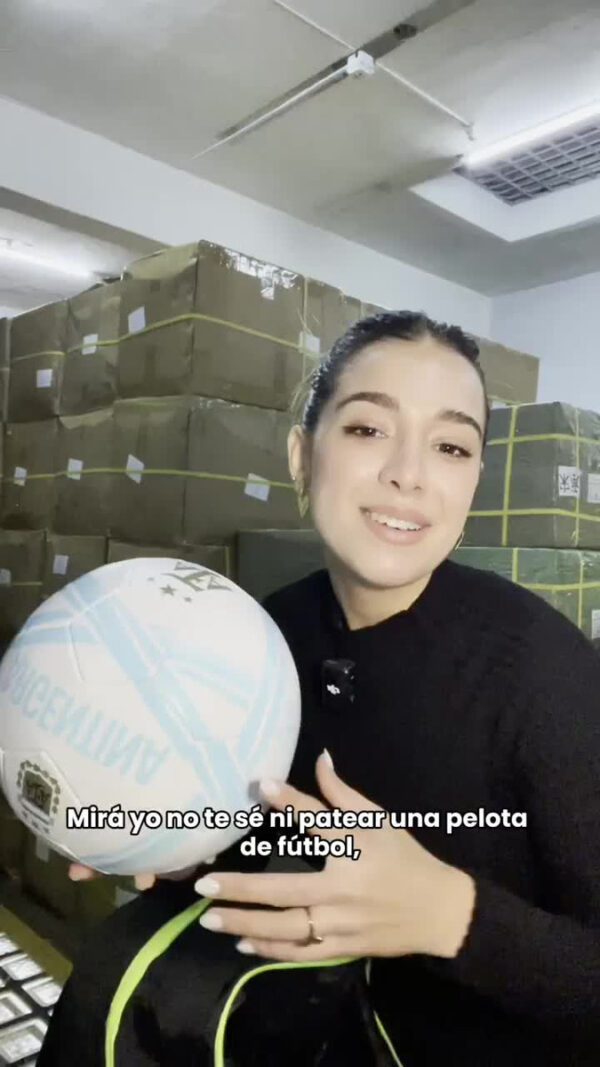 D_NQ_NP_782011-MLA84718570579_052025-F.jpg Mochila Deportivo Botinero Pelota Fútbol Basket Impermeable