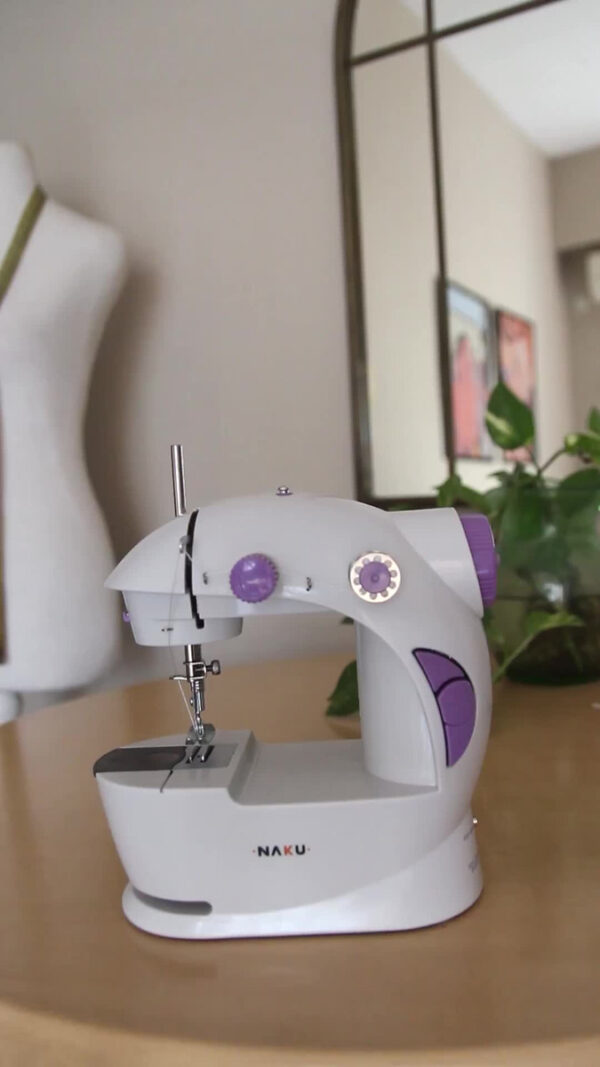 Mini Máquina De Coser Naku Mc-001 Eléctrica Portatil Puntadas Color Blanco