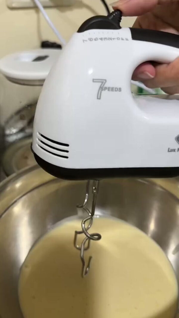 D_NQ_NP_801114-MLA92801034510_092025-F.jpg Batidora De Mano Amasadora Electrica 7 Velocidades + Turbo Blanco 50 60 Hz