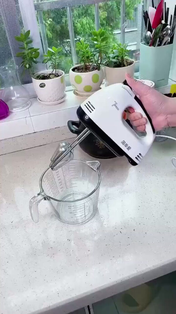 D_NQ_NP_843223-MLA92878734221_092025-F.jpg Batidora De Mano Amasadora Electrica 7 Velocidades + Turbo Blanco 50 60 Hz