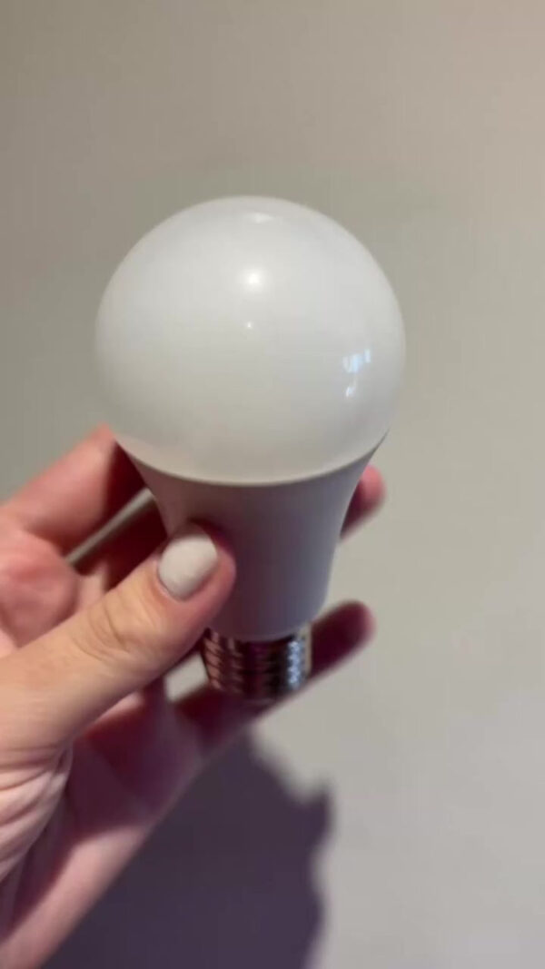 D_NQ_NP_948405-MLA95722692073_102025-F.jpg Lampara Luz Led Gadnic E27 Smart Inteligente RGB Conexión Inalámbrica