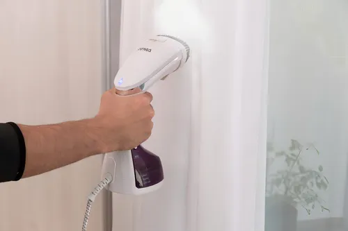 Vaporizador De Prendas Atma Gs2200pi Plancha Vertical Color Blanco