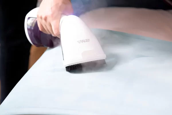 Vaporizador De Prendas Atma Gs2200pi Plancha Vertical Color Blanco